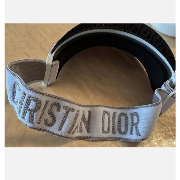 Dior White and black Visor Hat - Picture 4 of 5